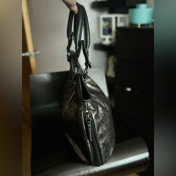 BODHI Shoulder Bag, Leather/Suede-like Material, expands on the bottom,worn once - Picture 7 of 14